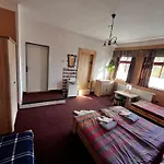 Restaurace A Vlci Jama Gasthuis