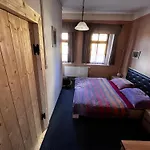 Restaurace A Vlci Jama Gasthof Horní Blatná