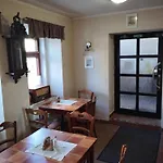Gasthuis Restaurace A Vlci Jama *