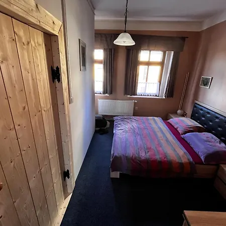 Restaurace A Vlci Jama Penzion Horní Blatná