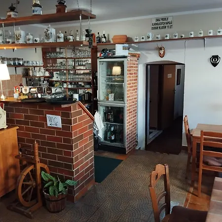 Restaurace A Vlci Jama *