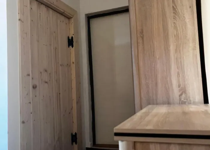 Restaurace A Vlci Jama *