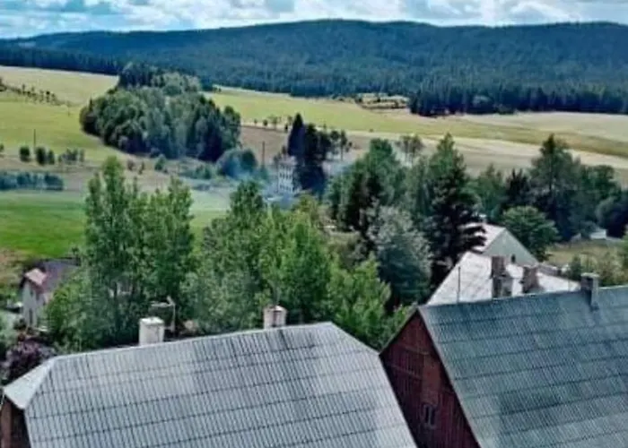 Restaurace A Vlci Jama Vendégház Horní Blatná