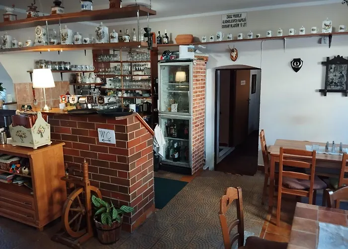 Restaurace A Vlci Jama *